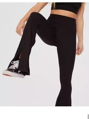 XL Aerie OFFLINE Real Me Xtra High Waisted Slit Flare Leggings Black